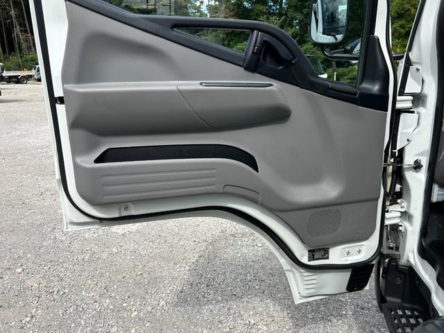 キャンター ロング　４ｔ　ＡＴ車　ディーゼルターボ　荷台内寸長さ４３５０ｍｍ　幅１７９０ｍｍ　荷台鉄板張り　ＥＴＣ　電動格納ミラー　ドライブレコーダー付き　キーレス　４トン　４トントラック　４トンロング　坂道発進補助装置（34枚目）