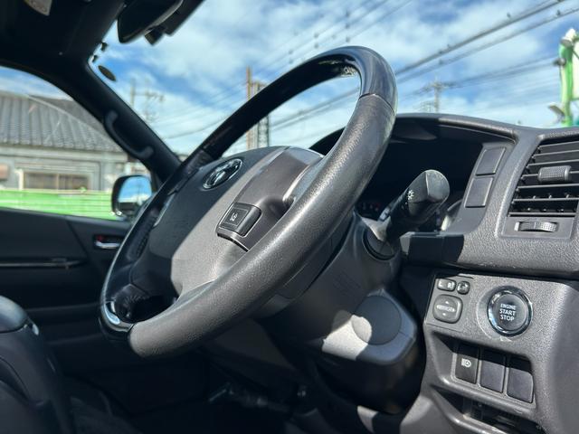 ハイエースバン スーパーＧＬ　ダークプライムＩＩ　１年保証付き　禁煙車　ディーゼルターボ　ＴＲＤアルミ　バックカメラ　Ｂｌｕｅｔｏｏｔｈ　ナビＴＶ　ＥＴＣ　衝突被害軽減ブレーキ　レーンキープアシスト　トヨタセーフティーセンス　ＬＥＤヘッドライト（13枚目）
