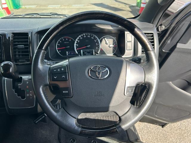 ハイエースバン スーパーＧＬ　ダークプライムＩＩ　１年保証付き　禁煙車　ディーゼルターボ　ＴＲＤアルミ　バックカメラ　Ｂｌｕｅｔｏｏｔｈ　ナビＴＶ　ＥＴＣ　衝突被害軽減ブレーキ　レーンキープアシスト　トヨタセーフティーセンス　ＬＥＤヘッドライト（17枚目）