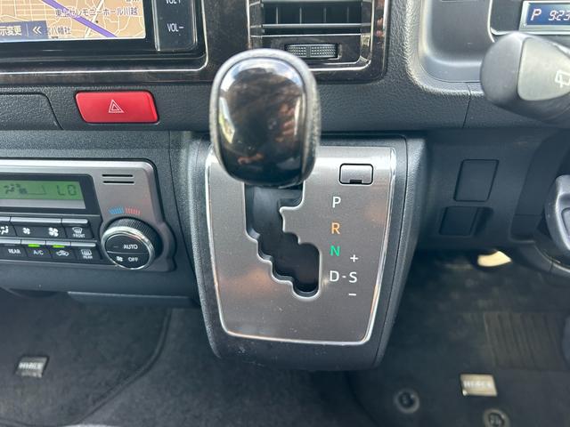 ハイエースバン スーパーＧＬ　ダークプライムＩＩ　１年保証付き　禁煙車　ディーゼルターボ　ＴＲＤアルミ　バックカメラ　Ｂｌｕｅｔｏｏｔｈ　ナビＴＶ　ＥＴＣ　衝突被害軽減ブレーキ　レーンキープアシスト　トヨタセーフティーセンス　ＬＥＤヘッドライト（26枚目）