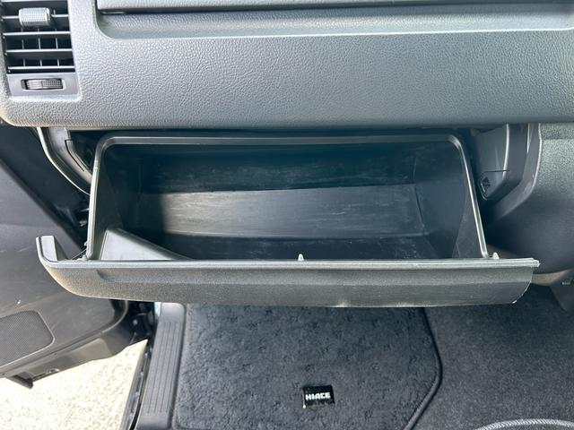ハイエースバン スーパーＧＬ　ダークプライムＩＩ　１年保証付き　禁煙車　ディーゼルターボ　ＴＲＤアルミ　バックカメラ　Ｂｌｕｅｔｏｏｔｈ　ナビＴＶ　ＥＴＣ　衝突被害軽減ブレーキ　レーンキープアシスト　トヨタセーフティーセンス　ＬＥＤヘッドライト（38枚目）