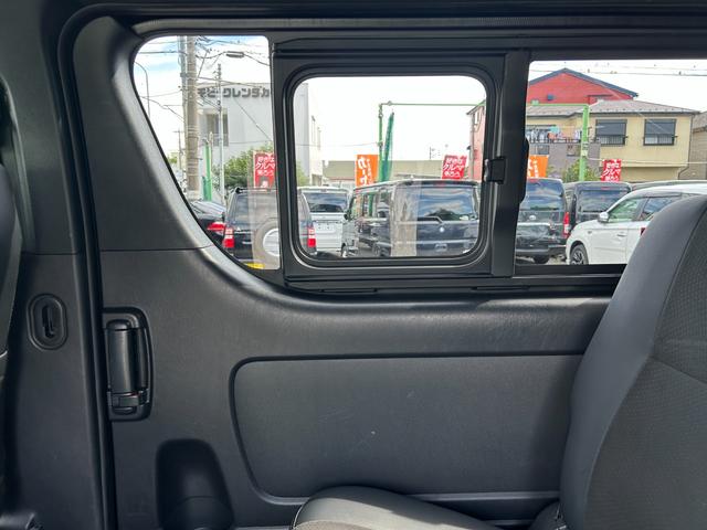 ハイエースバン スーパーＧＬ　ダークプライムＩＩ　１年保証付き　禁煙車　ディーゼルターボ　ＴＲＤアルミ　バックカメラ　Ｂｌｕｅｔｏｏｔｈ　ナビＴＶ　ＥＴＣ　衝突被害軽減ブレーキ　レーンキープアシスト　トヨタセーフティーセンス　ＬＥＤヘッドライト（52枚目）