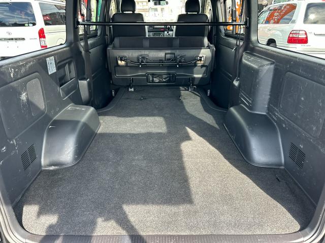 ハイエースバン スーパーＧＬ　ダークプライムＩＩ　１年保証付き　禁煙車　ディーゼルターボ　ＴＲＤアルミ　バックカメラ　Ｂｌｕｅｔｏｏｔｈ　ナビＴＶ　ＥＴＣ　衝突被害軽減ブレーキ　レーンキープアシスト　トヨタセーフティーセンス　ＬＥＤヘッドライト（57枚目）