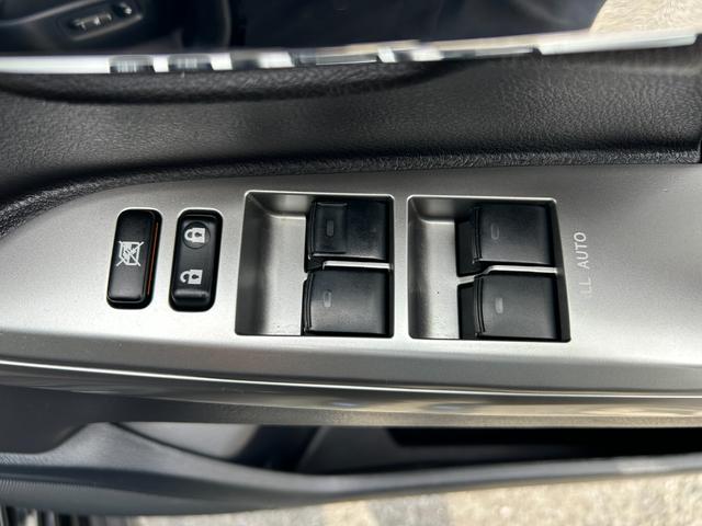 ランドクルーザー ＡＸ　Ｇセレクション　１年保証付き　禁煙車　４ＷＤ　アルパインナビ　後席モニター　ブラックレザーシート　シートヒーター　ステアリングヒーター　電動シート　ＡＣ１００　ナビ　ＴＶ　ＥＴＣ　バックカメラ　Ｂｌｕｅｔｏｏｔｈ接続（10枚目）