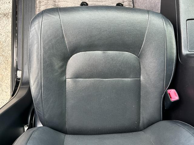 ランドクルーザー ＡＸ　Ｇセレクション　１年保証付き　禁煙車　４ＷＤ　アルパインナビ　後席モニター　ブラックレザーシート　シートヒーター　ステアリングヒーター　電動シート　ＡＣ１００　ナビ　ＴＶ　ＥＴＣ　バックカメラ　Ｂｌｕｅｔｏｏｔｈ接続（38枚目）
