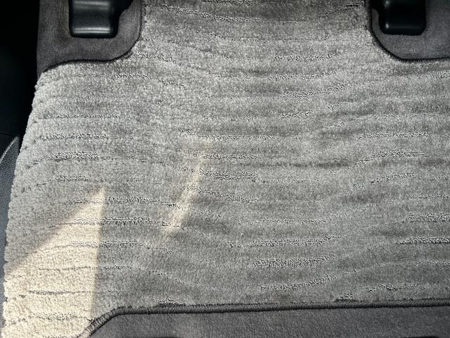 ランドクルーザー ＡＸ　Ｇセレクション　１年保証付き　禁煙車　４ＷＤ　アルパインナビ　後席モニター　ブラックレザーシート　シートヒーター　ステアリングヒーター　電動シート　ＡＣ１００　ナビ　ＴＶ　ＥＴＣ　バックカメラ　Ｂｌｕｅｔｏｏｔｈ接続（51枚目）