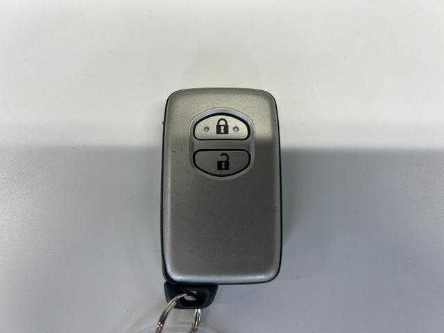ランドクルーザー ＡＸ　Ｇセレクション　１年保証付き　禁煙車　４ＷＤ　アルパインナビ　後席モニター　ブラックレザーシート　シートヒーター　ステアリングヒーター　電動シート　ＡＣ１００　ナビ　ＴＶ　ＥＴＣ　バックカメラ　Ｂｌｕｅｔｏｏｔｈ接続（64枚目）