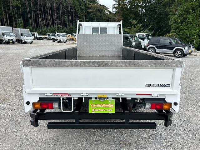 キャンター ロング全低床　１年保証付き　カスタム　３ｔ　全低床　ＡＴ車　ディーゼルターボ　荷台内寸　長さ４３４０ｍｍ　幅１７８０ｍｍ　荷台鉄板張　両側電格ミラー　ナビ　ＴＶ　ＥＴＣ　坂道発進補助　３トン　３トントラック　ロング（6枚目）