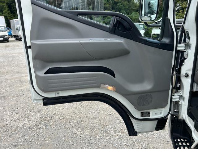 キャンター ロング全低床　１年保証付き　カスタム　３ｔ　全低床　ＡＴ車　ディーゼルターボ　荷台内寸　長さ４３４０ｍｍ　幅１７８０ｍｍ　荷台鉄板張　両側電格ミラー　ナビ　ＴＶ　ＥＴＣ　坂道発進補助　３トン　３トントラック　ロング（34枚目）