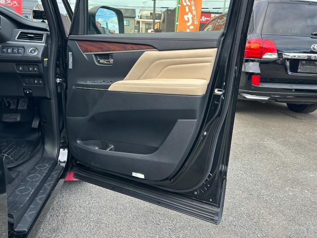 デリカＤ：５ Ｐ　１年保証付き　禁煙車　フリップダウンモニター　シートヒーター　ＡＣ１００Ｖ　両側電動スライドドア　ナビ　ＴＶ　全周囲カメラ　バックカメラ　ＥＴＣ　Ｂｌｕｅｔｏｏｔｈ　ＨＤＭＩ　ドラレコ　電動リアゲート（9枚目）