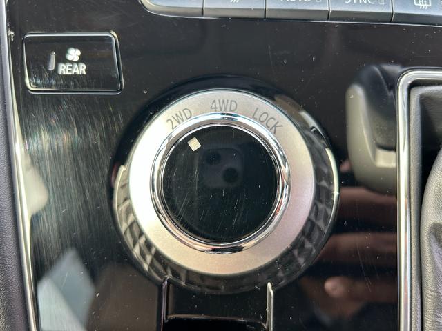 デリカＤ：５ Ｐ　１年保証付き　禁煙車　フリップダウンモニター　シートヒーター　ＡＣ１００Ｖ　両側電動スライドドア　ナビ　ＴＶ　全周囲カメラ　バックカメラ　ＥＴＣ　Ｂｌｕｅｔｏｏｔｈ　ＨＤＭＩ　ドラレコ　電動リアゲート（25枚目）