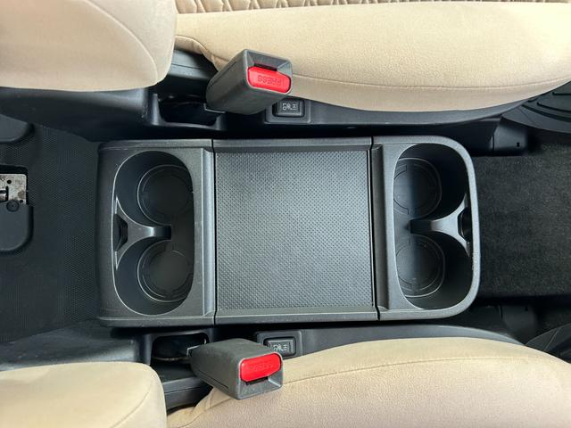 デリカＤ：５ Ｐ　１年保証付き　禁煙車　フリップダウンモニター　シートヒーター　ＡＣ１００Ｖ　両側電動スライドドア　ナビ　ＴＶ　全周囲カメラ　バックカメラ　ＥＴＣ　Ｂｌｕｅｔｏｏｔｈ　ＨＤＭＩ　ドラレコ　電動リアゲート（29枚目）
