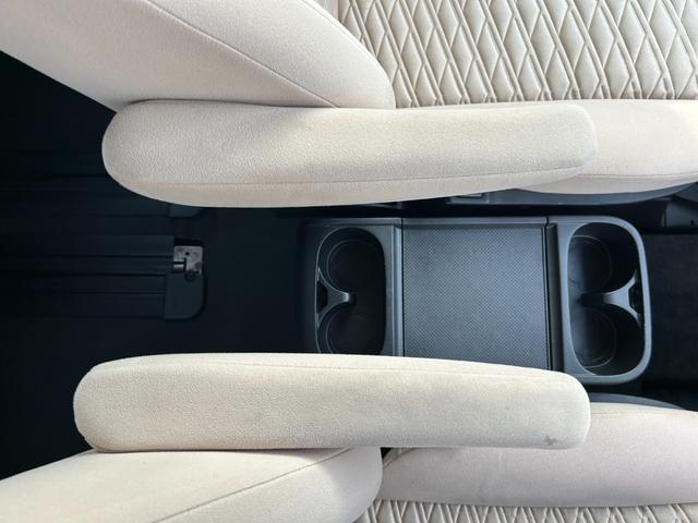 デリカＤ：５ Ｐ　１年保証付き　禁煙車　フリップダウンモニター　シートヒーター　ＡＣ１００Ｖ　両側電動スライドドア　ナビ　ＴＶ　全周囲カメラ　バックカメラ　ＥＴＣ　Ｂｌｕｅｔｏｏｔｈ　ＨＤＭＩ　ドラレコ　電動リアゲート（30枚目）