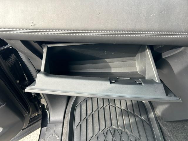 デリカＤ：５ Ｐ　１年保証付き　禁煙車　フリップダウンモニター　シートヒーター　ＡＣ１００Ｖ　両側電動スライドドア　ナビ　ＴＶ　全周囲カメラ　バックカメラ　ＥＴＣ　Ｂｌｕｅｔｏｏｔｈ　ＨＤＭＩ　ドラレコ　電動リアゲート（40枚目）