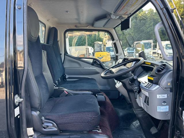 キャンター 全低床　カスタム　１年保証付き　２ｔ　ＡＴ車　ディーゼルターボ　両側電動格納ミラー　荷台内寸　長さ３１００ｍｍ　幅１６００ｍｍ　ナビ　ＴＶ　Ｂｌｕｅｔｏｏｔｈ接続　２トン　２トントラック　平ボディ　荷台鉄板可（12枚目）