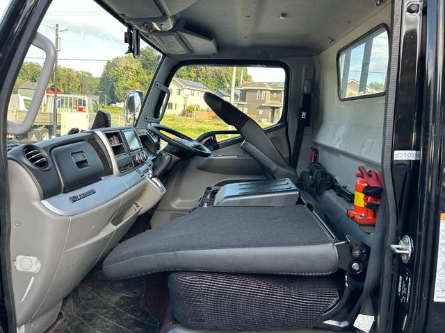 キャンター 全低床　カスタム　１年保証付き　２ｔ　ＡＴ車　ディーゼルターボ　両側電動格納ミラー　荷台内寸　長さ３１００ｍｍ　幅１６００ｍｍ　ナビ　ＴＶ　Ｂｌｕｅｔｏｏｔｈ接続　２トン　２トントラック　平ボディ　荷台鉄板可（42枚目）