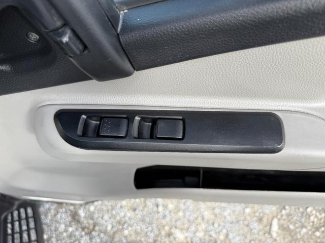 キャンター 　１年保証付き　４ｔ　ワイド超ロング　ＡＴ車　バックカメラ　積載量４２００ｋｇ　荷台内寸　長さ５０００ｍｍ　幅２０８０ｍｍ　荷台鉄板張り　ＥＴＣ　準中型免許対応車　キーレス　４トントラック　ワイドロング（10枚目）