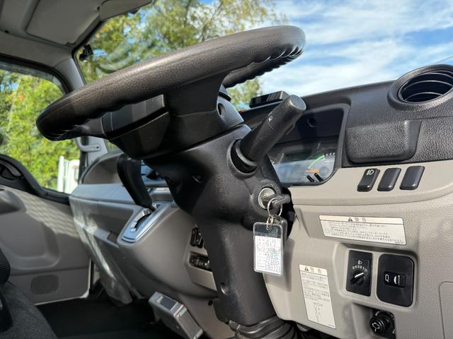キャンター 　１年保証付き　４ｔ　ワイド超ロング　ＡＴ車　バックカメラ　積載量４２００ｋｇ　荷台内寸　長さ５０００ｍｍ　幅２０８０ｍｍ　荷台鉄板張り　ＥＴＣ　準中型免許対応車　キーレス　４トントラック　ワイドロング（15枚目）
