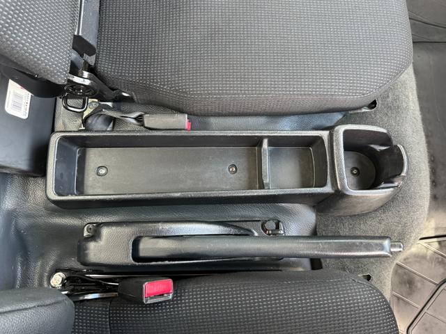 キャンター 　１年保証付き　４ｔ　ワイド超ロング　ＡＴ車　バックカメラ　積載量４２００ｋｇ　荷台内寸　長さ５０００ｍｍ　幅２０８０ｍｍ　荷台鉄板張り　ＥＴＣ　準中型免許対応車　キーレス　４トントラック　ワイドロング（28枚目）