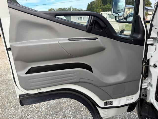 キャンター 　１年保証付き　４ｔ　ワイド超ロング　ＡＴ車　バックカメラ　積載量４２００ｋｇ　荷台内寸　長さ５０００ｍｍ　幅２０８０ｍｍ　荷台鉄板張り　ＥＴＣ　準中型免許対応車　キーレス　４トントラック　ワイドロング（33枚目）