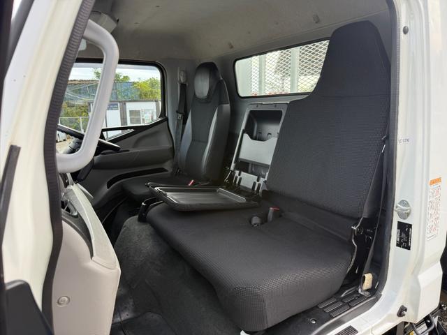 キャンター 　１年保証付き　４ｔ　ワイド超ロング　ＡＴ車　バックカメラ　積載量４２００ｋｇ　荷台内寸　長さ５０００ｍｍ　幅２０８０ｍｍ　荷台鉄板張り　ＥＴＣ　準中型免許対応車　キーレス　４トントラック　ワイドロング（40枚目）