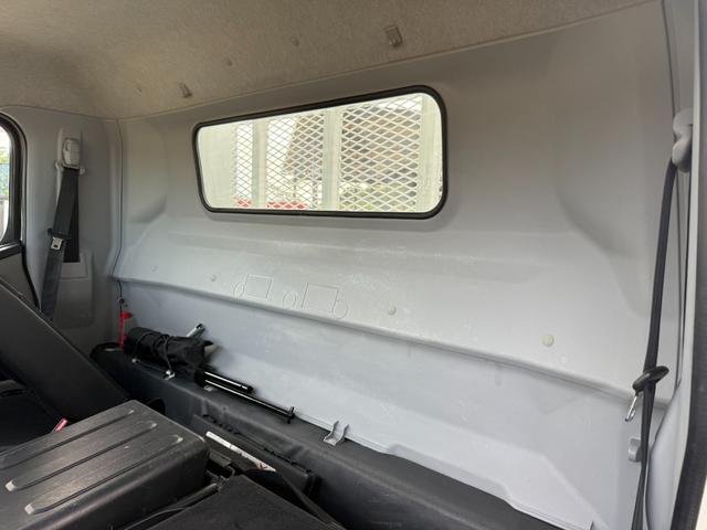 キャンター 　１年保証付き　４ｔ　ワイド超ロング　ＡＴ車　バックカメラ　積載量４２００ｋｇ　荷台内寸　長さ５０００ｍｍ　幅２０８０ｍｍ　荷台鉄板張り　ＥＴＣ　準中型免許対応車　キーレス　４トントラック　ワイドロング（42枚目）