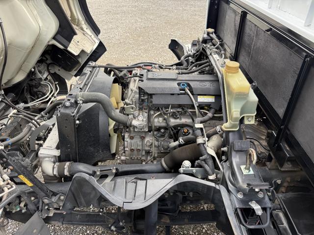 キャンター 　１年保証付き　４ｔ　ワイド超ロング　ＡＴ車　バックカメラ　積載量４２００ｋｇ　荷台内寸　長さ５０００ｍｍ　幅２０８０ｍｍ　荷台鉄板張り　ＥＴＣ　準中型免許対応車　キーレス　４トントラック　ワイドロング（48枚目）