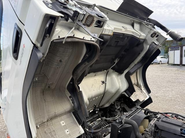 キャンター 　１年保証付き　４ｔ　ワイド超ロング　ＡＴ車　バックカメラ　積載量４２００ｋｇ　荷台内寸　長さ５０００ｍｍ　幅２０８０ｍｍ　荷台鉄板張り　ＥＴＣ　準中型免許対応車　キーレス　４トントラック　ワイドロング（49枚目）