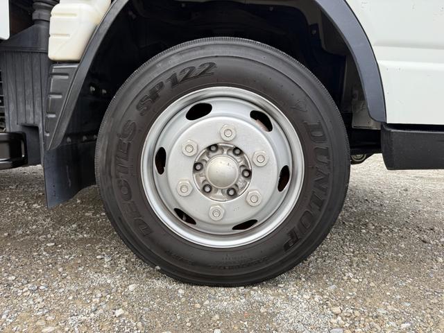 キャンター 　１年保証付き　４ｔ　ワイド超ロング　ＡＴ車　バックカメラ　積載量４２００ｋｇ　荷台内寸　長さ５０００ｍｍ　幅２０８０ｍｍ　荷台鉄板張り　ＥＴＣ　準中型免許対応車　キーレス　４トントラック　ワイドロング（67枚目）