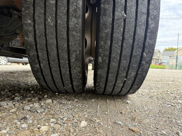 キャンター 　１年保証付き　４ｔ　ワイド超ロング　ＡＴ車　バックカメラ　積載量４２００ｋｇ　荷台内寸　長さ５０００ｍｍ　幅２０８０ｍｍ　荷台鉄板張り　ＥＴＣ　準中型免許対応車　キーレス　４トントラック　ワイドロング（71枚目）