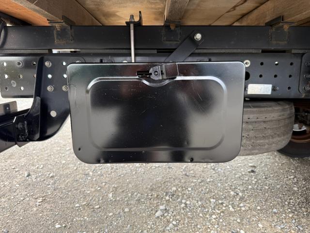 キャンター 　１年保証付き　４ｔ　ワイド超ロング　ＡＴ車　バックカメラ　積載量４２００ｋｇ　荷台内寸　長さ５０００ｍｍ　幅２０８０ｍｍ　荷台鉄板張り　ＥＴＣ　準中型免許対応車　キーレス　４トントラック　ワイドロング（72枚目）