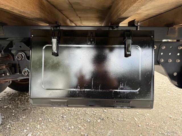 キャンター 　１年保証付き　４ｔ　ワイド超ロング　ＡＴ車　バックカメラ　積載量４２００ｋｇ　荷台内寸　長さ５０００ｍｍ　幅２０８０ｍｍ　荷台鉄板張り　ＥＴＣ　準中型免許対応車　キーレス　４トントラック　ワイドロング（76枚目）