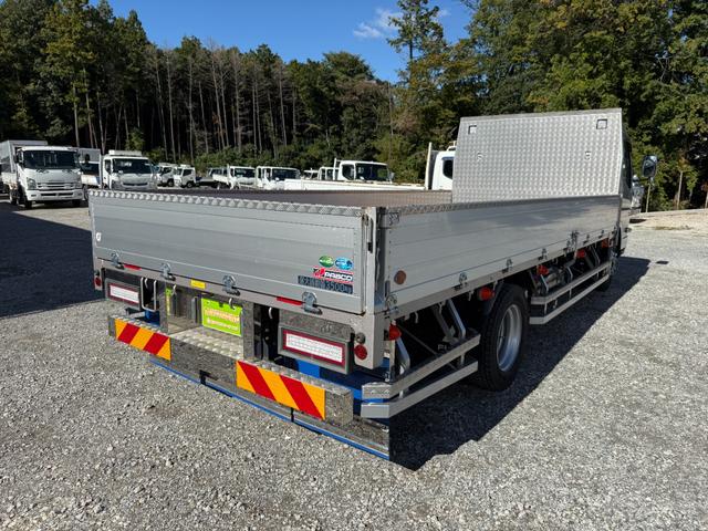 キャンター ワイドキャブロング全低床カスタム　１年保証付　３．５ｔ　ワイド超ロング　ＡＴ車　ワイドロング　積載量３５００ｋｇ　荷台内寸　長さ５０００ｍｍ　幅２０８０ｍｍ　荷台鉄板張り　アルミ　ＥＴＣ　準中型免許対応車　４トントラック　４ｔ　３トン（5枚目）