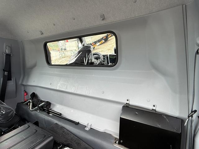 キャンター ワイドキャブロング全低床カスタム　１年保証付　３．５ｔ　ワイド超ロング　ＡＴ車　ワイドロング　積載量３５００ｋｇ　荷台内寸　長さ５０００ｍｍ　幅２０８０ｍｍ　荷台鉄板張り　アルミ　ＥＴＣ　準中型免許対応車　４トントラック　４ｔ　３トン（41枚目）