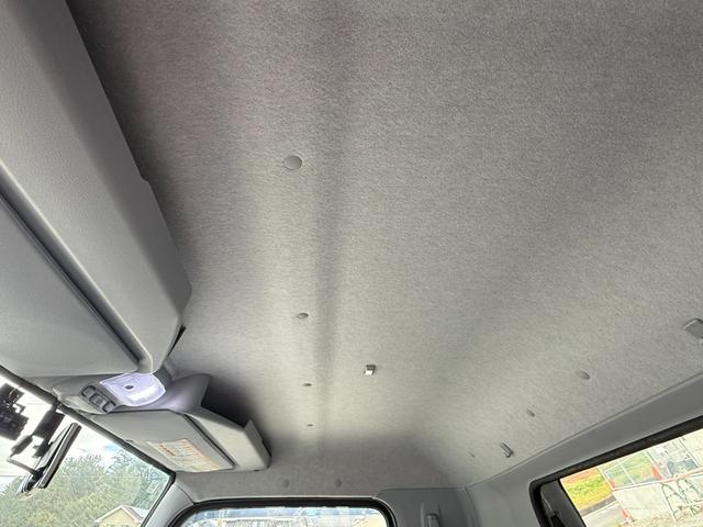 キャンター ワイドキャブロング全低床カスタム　１年保証付　３．５ｔ　ワイド超ロング　ＡＴ車　ワイドロング　積載量３５００ｋｇ　荷台内寸　長さ５０００ｍｍ　幅２０８０ｍｍ　荷台鉄板張り　アルミ　ＥＴＣ　準中型免許対応車　４トントラック　４ｔ　３トン（42枚目）