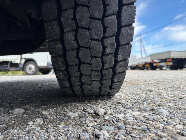 キャンター ワイドキャブロング全低床カスタム　１年保証付　３．５ｔ　ワイド超ロング　ＡＴ車　ワイドロング　積載量３５００ｋｇ　荷台内寸　長さ５０００ｍｍ　幅２０８０ｍｍ　荷台鉄板張り　アルミ　ＥＴＣ　準中型免許対応車　４トントラック　４ｔ　３トン（66枚目）