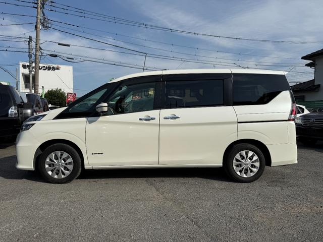 セレナ Ｘ　Ｖセレクション　１年保証付き　禁煙車　後席モニター　アラウンドビューモニター　両側パワースライドドア　ナビ　ＴＶ　ＥＴＣ　Ｂｌｕｅｔｏｏｔｈ接続　バックカメラ　オートクルーズコントロール　ハイブリッド　ファミリーカー（4枚目）