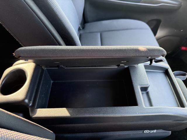 セレナ Ｘ　Ｖセレクション　１年保証付き　禁煙車　後席モニター　アラウンドビューモニター　両側パワースライドドア　ナビ　ＴＶ　ＥＴＣ　Ｂｌｕｅｔｏｏｔｈ接続　バックカメラ　オートクルーズコントロール　ハイブリッド　ファミリーカー（29枚目）