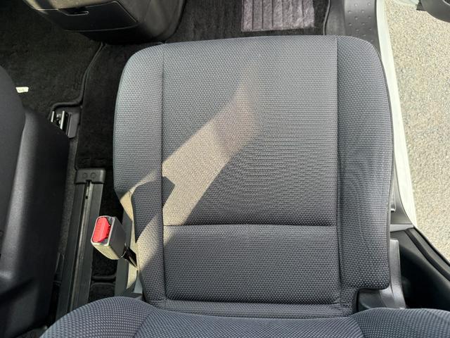 セレナ Ｘ　Ｖセレクション　１年保証付き　禁煙車　後席モニター　アラウンドビューモニター　両側パワースライドドア　ナビ　ＴＶ　ＥＴＣ　Ｂｌｕｅｔｏｏｔｈ接続　バックカメラ　オートクルーズコントロール　ハイブリッド　ファミリーカー（31枚目）