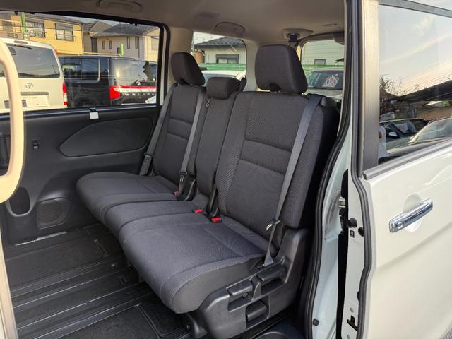 セレナ Ｘ　Ｖセレクション　１年保証付き　禁煙車　後席モニター　アラウンドビューモニター　両側パワースライドドア　ナビ　ＴＶ　ＥＴＣ　Ｂｌｕｅｔｏｏｔｈ接続　バックカメラ　オートクルーズコントロール　ハイブリッド　ファミリーカー（50枚目）