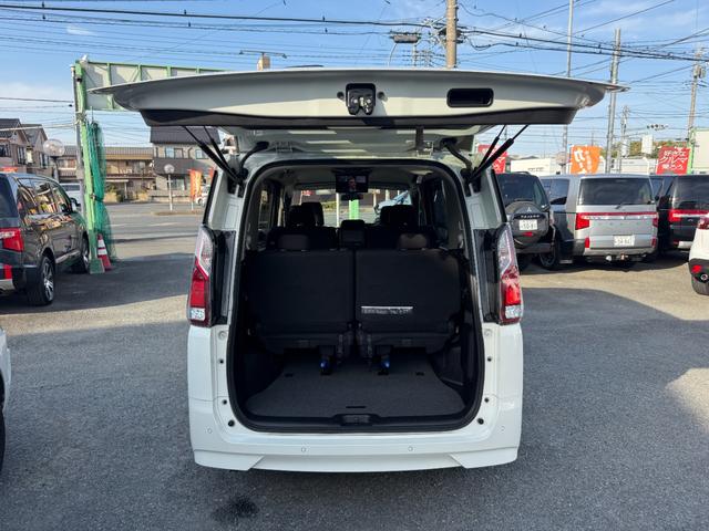 セレナ Ｘ　Ｖセレクション　１年保証付き　禁煙車　後席モニター　アラウンドビューモニター　両側パワースライドドア　ナビ　ＴＶ　ＥＴＣ　Ｂｌｕｅｔｏｏｔｈ接続　バックカメラ　オートクルーズコントロール　ハイブリッド　ファミリーカー（55枚目）