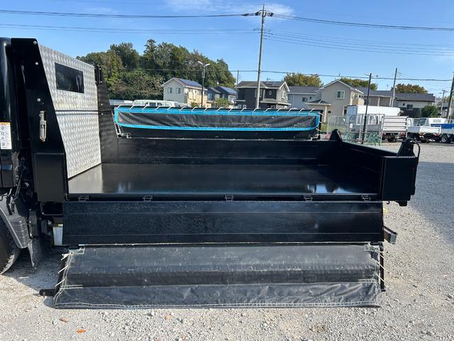 キャンター 全低床ダンプ　１年保証付き　２ｔ　強化ダンプ　ＭＴ車　電動格納ミラー　コボレーン　荷台内寸　長さ３０５０ｍｍ　幅１５９０ｍｍ　フロントフォグランプ　２トン　２トンダンプ　２ｔダンプ　ディーゼルターボ　横滑り防止装置（45枚目）