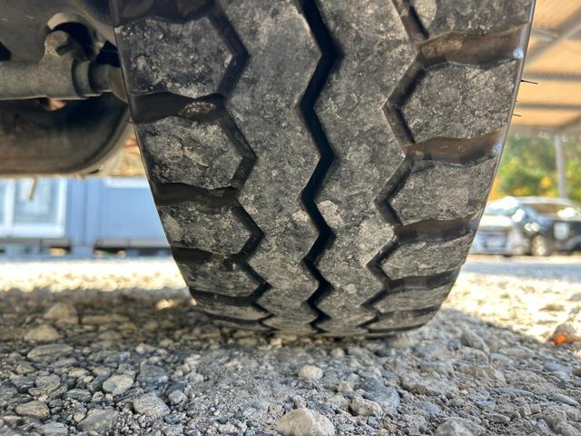 キャンター 全低床ダンプ　１年保証付き　２ｔ　強化ダンプ　ＭＴ車　電動格納ミラー　コボレーン　荷台内寸　長さ３０５０ｍｍ　幅１５９０ｍｍ　フロントフォグランプ　２トン　２トンダンプ　２ｔダンプ　ディーゼルターボ　横滑り防止装置（61枚目）