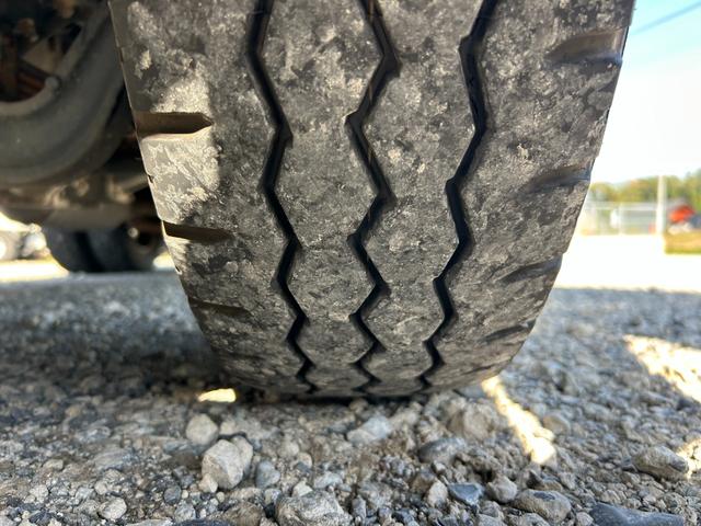 キャンター 全低床ダンプ　１年保証付き　２ｔ　強化ダンプ　ＭＴ車　電動格納ミラー　コボレーン　荷台内寸　長さ３０５０ｍｍ　幅１５９０ｍｍ　フロントフォグランプ　２トン　２トンダンプ　２ｔダンプ　ディーゼルターボ　横滑り防止装置（67枚目）