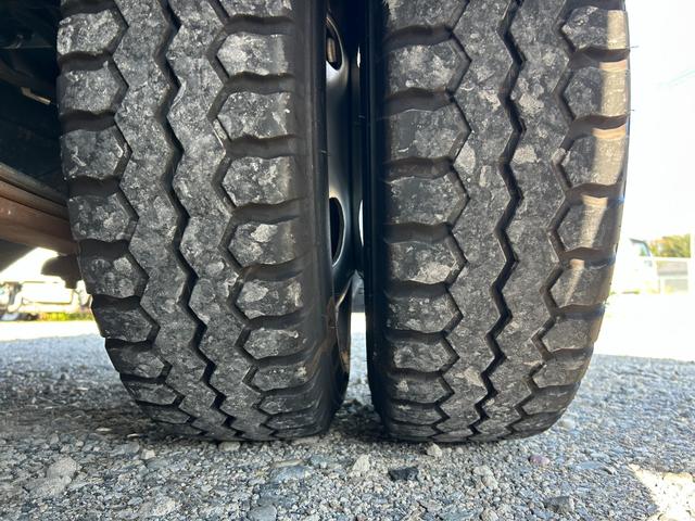 キャンター 全低床ダンプ　１年保証付き　２ｔ　強化ダンプ　ＭＴ車　電動格納ミラー　コボレーン　荷台内寸　長さ３０５０ｍｍ　幅１５９０ｍｍ　フロントフォグランプ　２トン　２トンダンプ　２ｔダンプ　ディーゼルターボ　横滑り防止装置（71枚目）