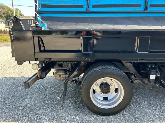 キャンター 全低床ダンプ　１年保証付き　２ｔ　強化ダンプ　ＭＴ車　電動格納ミラー　コボレーン　荷台内寸　長さ３０５０ｍｍ　幅１５９０ｍｍ　フロントフォグランプ　２トン　２トンダンプ　２ｔダンプ　ディーゼルターボ　横滑り防止装置（76枚目）