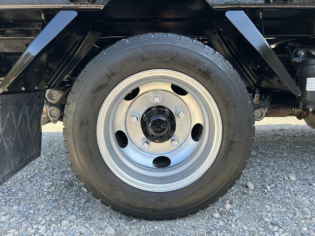 キャンター 全低床ダンプ　１年保証付き　２ｔ　強化ダンプ　ＭＴ車　電動格納ミラー　コボレーン　荷台内寸　長さ３０５０ｍｍ　幅１５９０ｍｍ　フロントフォグランプ　２トン　２トンダンプ　２ｔダンプ　ディーゼルターボ　横滑り防止装置（77枚目）