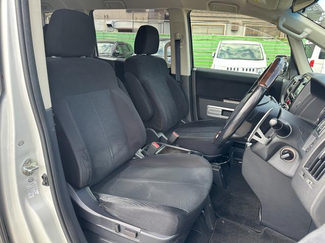 デリカＤ：５ シャモニー　１年保証付き　ワンオーナー　禁煙車　ディーゼルターボ　アルパインフリップダウンモニター　両側電動スライドドア　シートヒーター　ＨＤＭＩ　ナビＴＶ　ＥＴＣ　バックカメラ　Ｂｌｕｅｔｏｏｔｈ　ＡＣ１００Ｖ（11枚目）