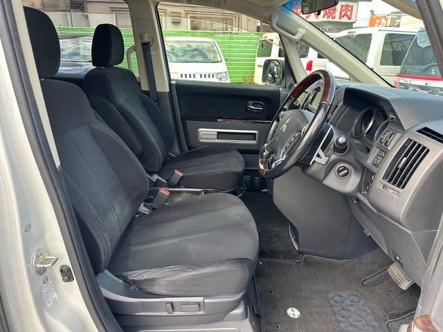 デリカＤ：５ シャモニー　１年保証付き　ワンオーナー　禁煙車　ディーゼルターボ　アルパインフリップダウンモニター　両側電動スライドドア　シートヒーター　ＨＤＭＩ　ナビＴＶ　ＥＴＣ　バックカメラ　Ｂｌｕｅｔｏｏｔｈ　ＡＣ１００Ｖ（12枚目）