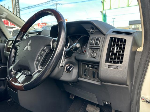 デリカＤ：５ シャモニー　１年保証付き　ワンオーナー　禁煙車　ディーゼルターボ　アルパインフリップダウンモニター　両側電動スライドドア　シートヒーター　ＨＤＭＩ　ナビＴＶ　ＥＴＣ　バックカメラ　Ｂｌｕｅｔｏｏｔｈ　ＡＣ１００Ｖ（18枚目）